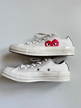 Comme des Garçons PLAY x Converse Chuck Taylor OHeart Sneakers Size 6